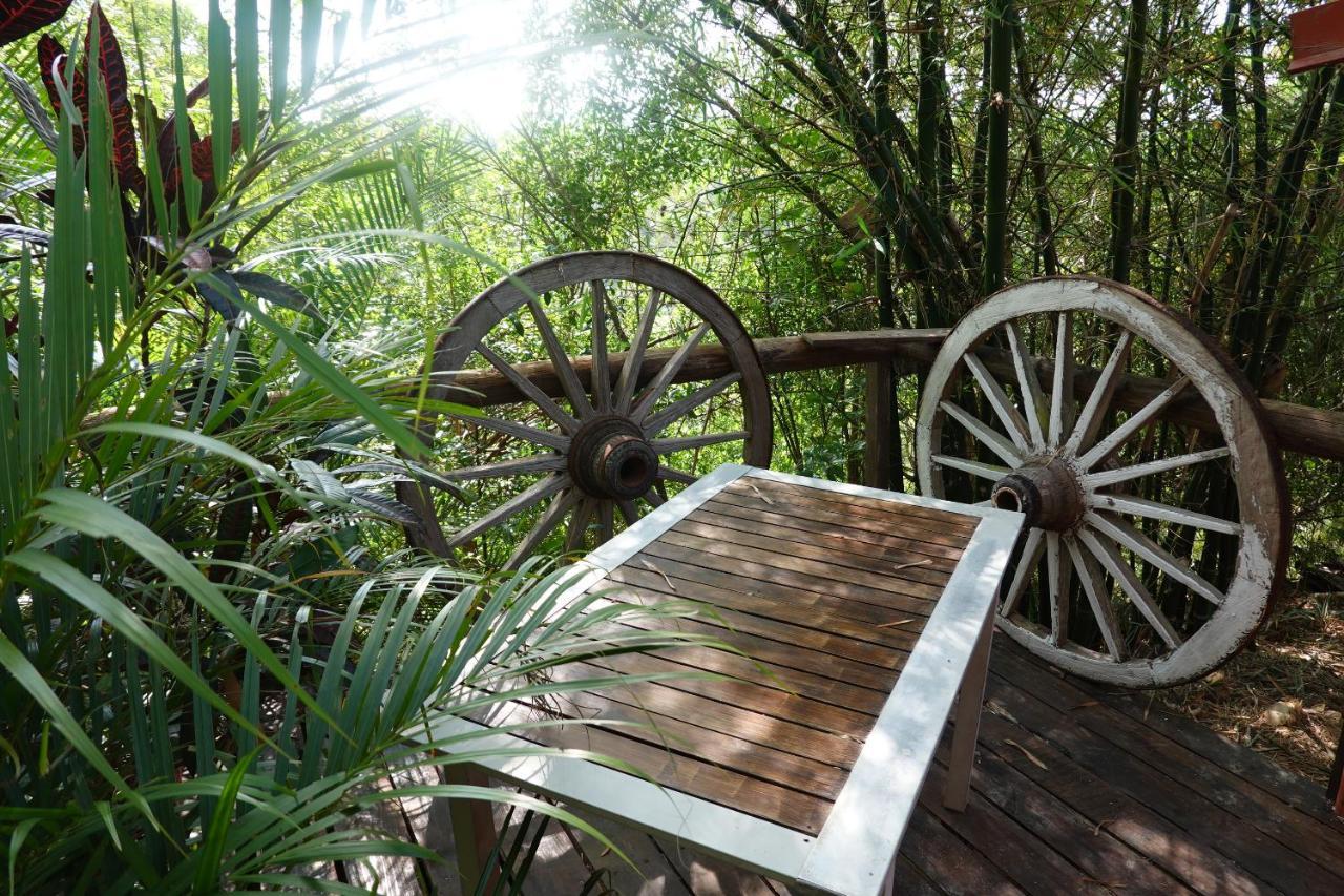 Gîte du Tour du Monde Dumbéa Extérieur photo
